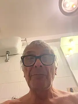 Snapshot of 4n4l1zz4m1 chatting on January 9, 4:32 pm 4n4l1zz4m1 online show from January 9, 4:32 pm