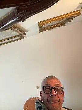 Snapshot of 4n4l1zz4m1 chatting on February 10, 2:54 pm 4n4l1zz4m1 online show from February 10, 2:54 pm