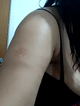 MsSapphireRJ online show from December 12, 9:26 pm