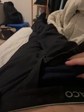 Snapshot of pignoufe chatting on February 17, 9:10 pm pignoufe online show from February 17, 9:10 pm