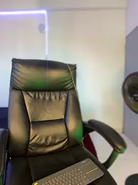 Laura fernandezII online show from September 12, 8:20 pm