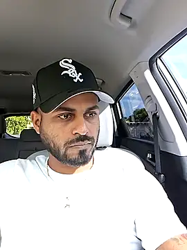 islandvybee55 online show from July 30, 1:10 pm
