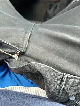 Snapshot of SukItSlo444 chatting on February 20, 6:08 pm SukItSlo444 online show from February 20, 6:08 pm