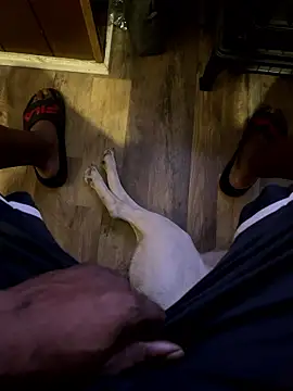 Snapshot of SukItSlo444 chatting on April 11, 9:41 pm SukItSlo444 online show from April 11, 9:41 pm