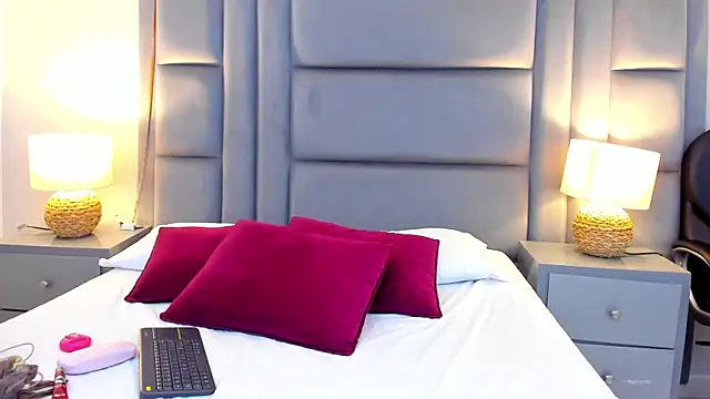 AmbarSantany online show from March 22, 2:20 pm