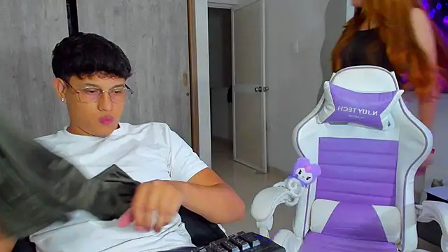 kittyandrick online show from April 9, 9:36 am