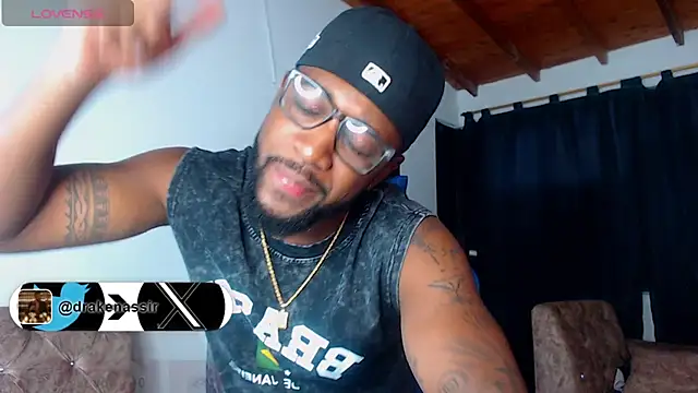 Snapshot of Drake_Nassir4 chatting on July 11, 7:22 am Drake Nassir4 online show from July 11, 7:22 am