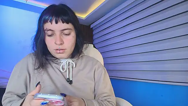 Lucy Smith2 online show from April 17, 11:46 am