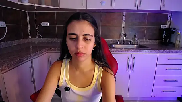 Snapshot of anna_alvarez chatting on July 14, 11:38 am anna alvarez online show from July 14, 11:38 am