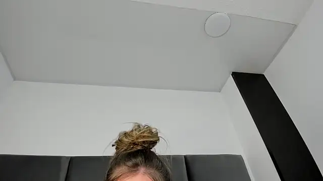 Lizz Luna online show from November 18, 8:02 pm