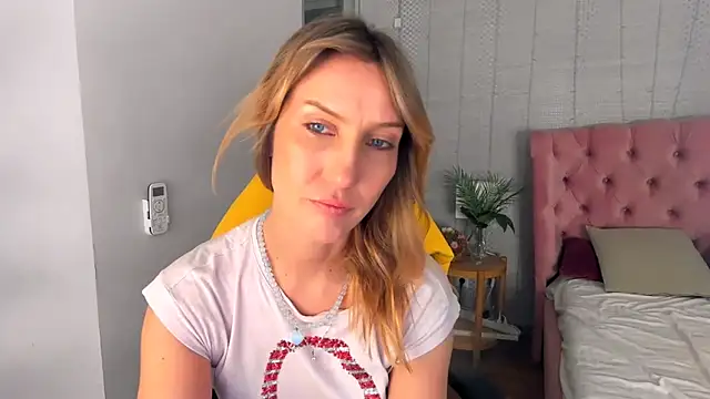 ElizaMayers online show from March 11, 10:05 pm