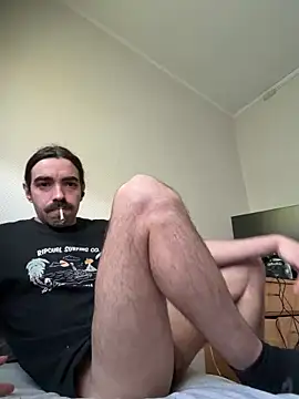 wolfwhite95 online show from June 1, 9:05 pm