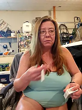 MsShelby40 online show from April 19, 6:10 pm