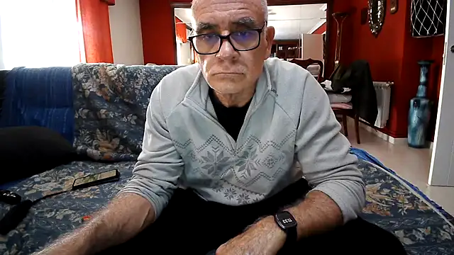 Snapshot of maduroguapo chatting on April 22, 9:33 am maduroguapo online show from April 22, 9:33 am