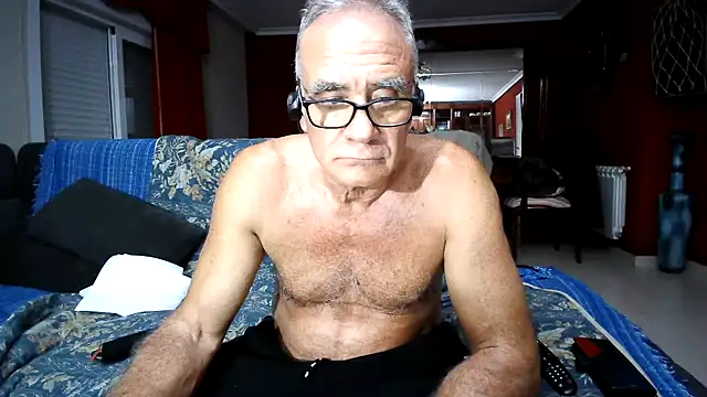 Snapshot of maduroguapo chatting on April 27, 9:24 pm maduroguapo online show from April 27, 9:24 pm