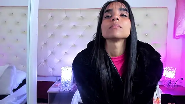 sophie pariss online show from February 25, 9:20 am