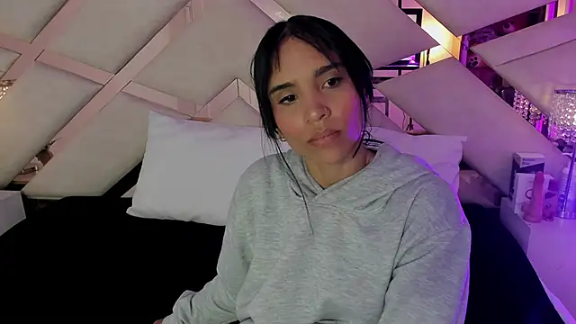 sophie pariss online show from October 25, 3:47 am