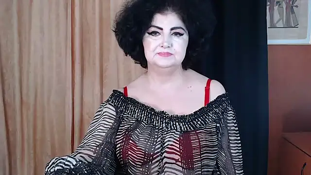  MissJ  online show from April 4, 8:50 pm