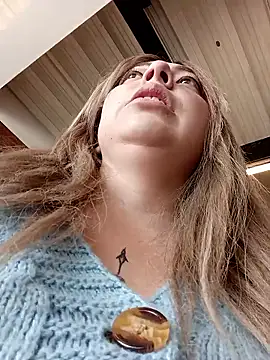 madelaine- online show from January 7, 7:05 pm