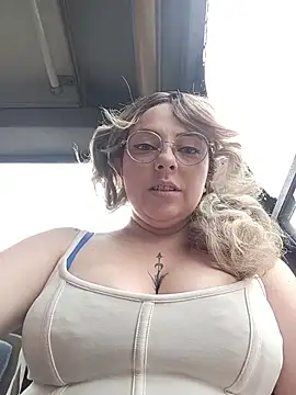 madelaine- online show from February 25, 7:01 pm