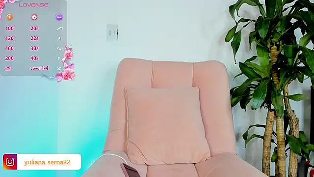 Snapshot of HellenHylls chatting on June 15, 8:55 pm HellenHylls online show from June 15, 8:55 pm