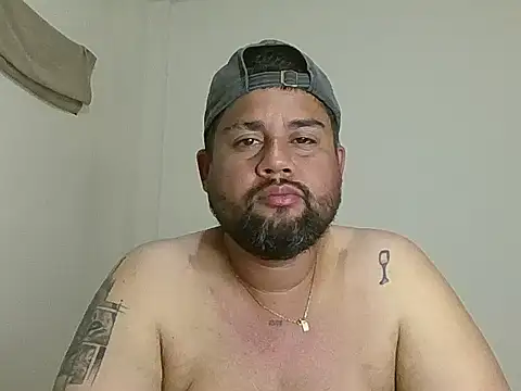 GABRIELGARCIA1313 online show from June 12, 11:25 pm