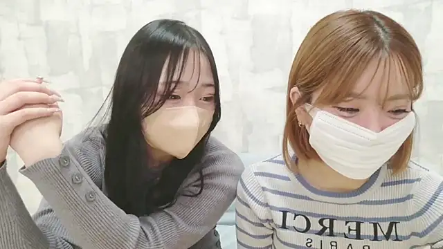 Snapshot of LOVE_MOMO_LOVE chatting on April 24, 12:07 pm LOVE MOMO LOVE online show from April 24, 12:07 pm