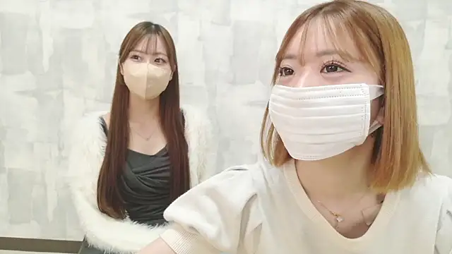 Snapshot of LOVE_MOMO_LOVE chatting on May 12, 11:40 am LOVE MOMO LOVE online show from May 12, 11:40 am