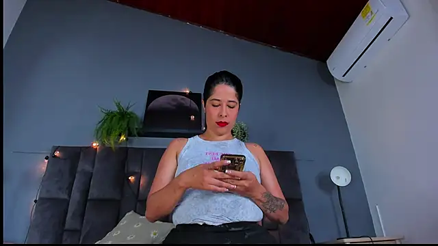 DulceAurora   online show from March 23, 1:31 am