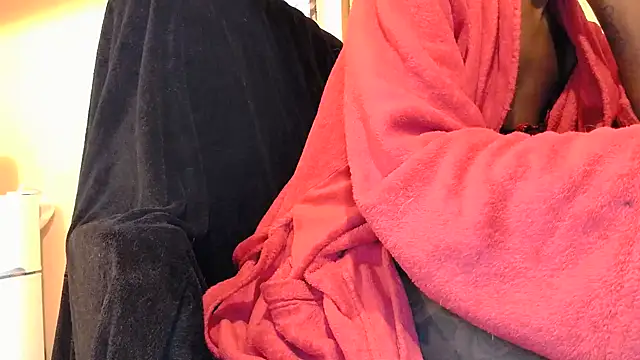 misswetlipss online show from December 21, 1:51 pm