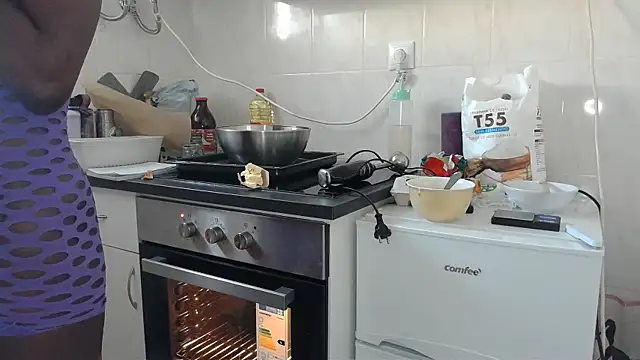 misswetlipss online show from March 11, 4:13 pm