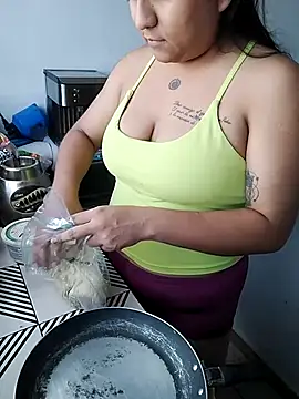 EmpaticBolillo online show from August 3, 5:49 pm