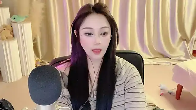 Daisy-77 online show from March 8, 9:18 pm