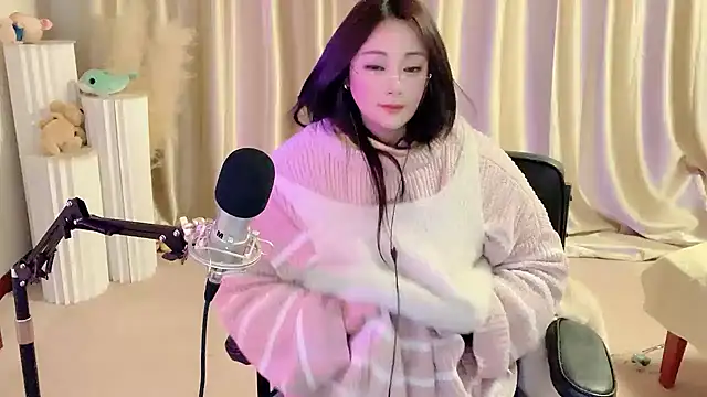 Daisy-77 online show from March 10, 9:18 pm