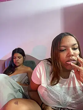 horny babyss online show from April 17, 1:36 pm