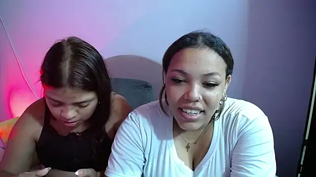 Snapshot of horny_babyss chatting on June 14, 11:40 pm horny babyss online show from June 14, 11:40 pm