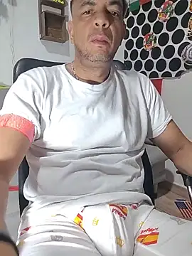 latinmartin73 online show from June 17, 12:57 am
