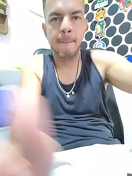latinmartin73 online show from June 20, 2:53 pm