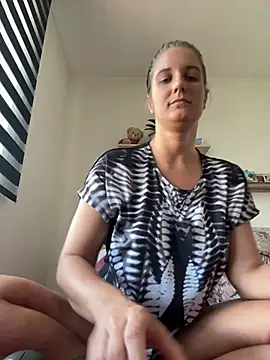 Snapshot of jennifer11772 chatting on July 16, 12:00 pm jennifer11772 online show from July 16, 12:00 pm