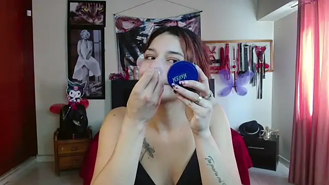 Snapshot of Marilynselxoveanalhard chatting on May 8, 1:49 pm Marilynselxoveanalhard online show from May 8, 1:49 pm