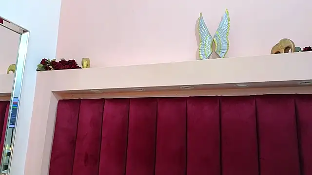 JESSYCORTES online show from March 14, 1:13 pm