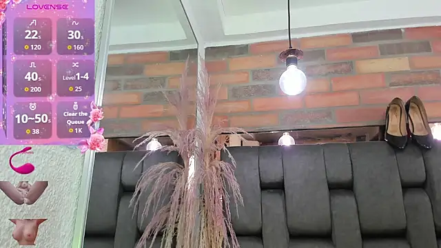 JESSYCORTES online show from February 3, 6:57 pm