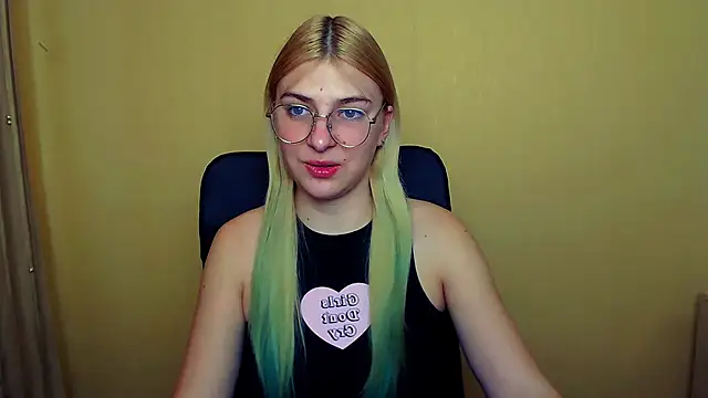 Luna Lush  online show from January 13, 11:30 am