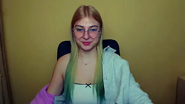 Luna Lush  online show from January 21, 8:30 am