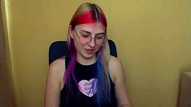 Luna Lush  online show from March 14, 11:56 am