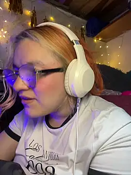 SophiaWeestt99 online show from April 11, 7:45 am