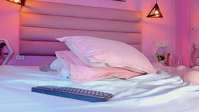 Katta Gil online show from March 22, 8:15 pm