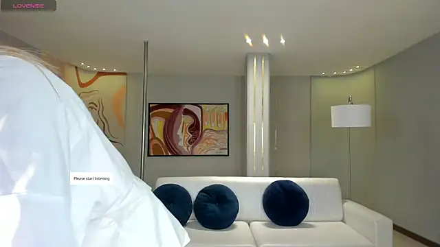 Snapshot of RebeccaHudson chatting on April 23, 8:00 pm RebeccaHudson online show from April 23, 8:00 pm