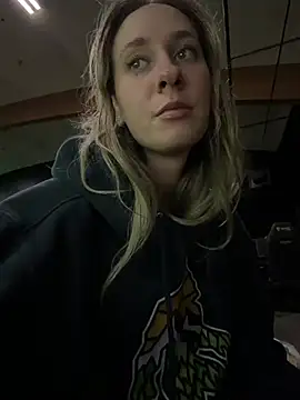 M1ssyk1ssy online show from April 18, 2:04 am