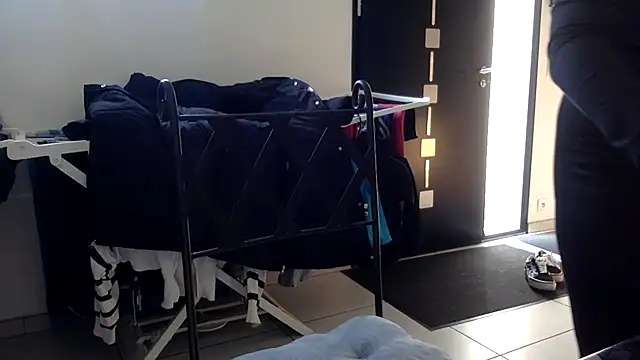 Snapshot of vanillesoumise chatting on March 3, 9:33 am vanillesoumise online show from March 3, 9:33 am